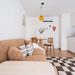 Povoa Terrace, A Curated Escape With Large Balcony Lägenhet