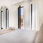 Povoa Terrace, A Curated Escape With Large Balcony Lägenhet