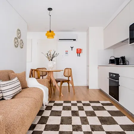 公寓 Povoa Terrace, A Curated Escape With Large Balcony