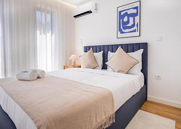 Povoa Terrace, A Curated Escape With Large Balcony *